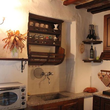 Petite Maison, Nel Borgo Di Cetona Exteriör bild