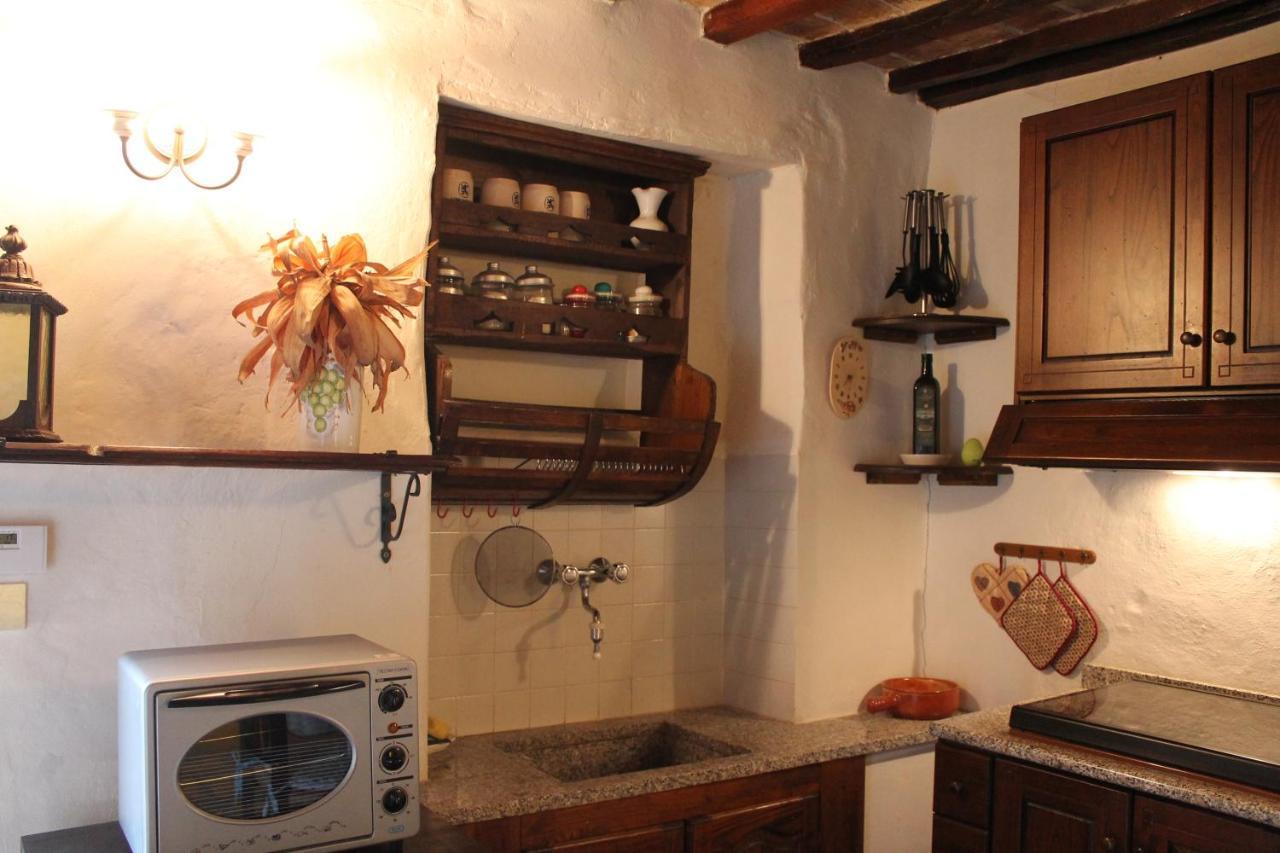 Petite Maison, Nel Borgo Di Cetona Exteriör bild